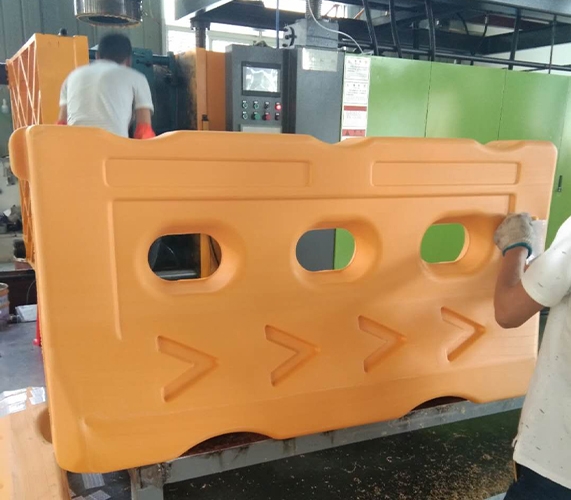 吴江防撞水马